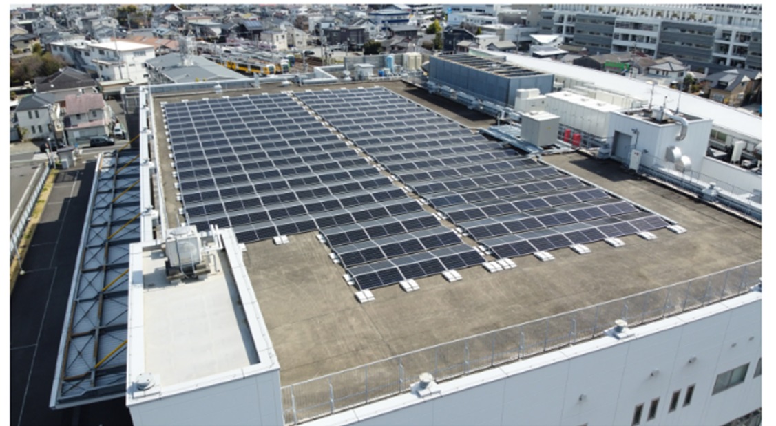 Maf_「バンダイホビーセンター」屋上に設置された太陽光発電設備