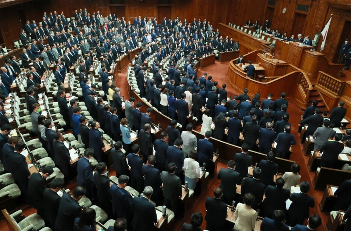 参院での修正部分を賛成多数で可決した12日の衆院本会議