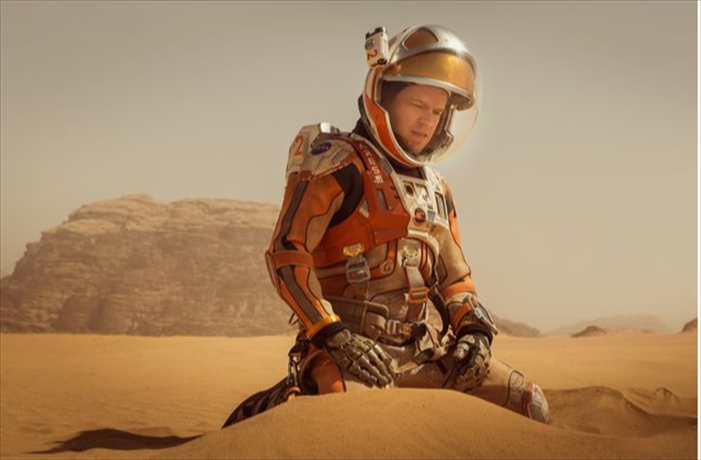火星に取り残された宇宙飛行士の奮闘する姿を描いた米SF映画『オデッセイ』の一場面（シネマトゥデイ提供）