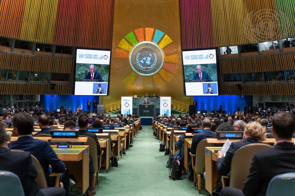 国連本部で開かれたSDGsサミットであいさつするグテーレス事務総長（写真提供・国連）