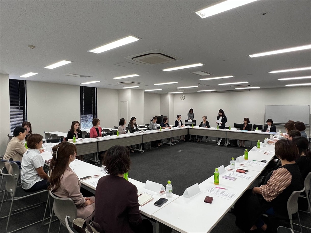 4県女性部会員による意見交換などが行われた