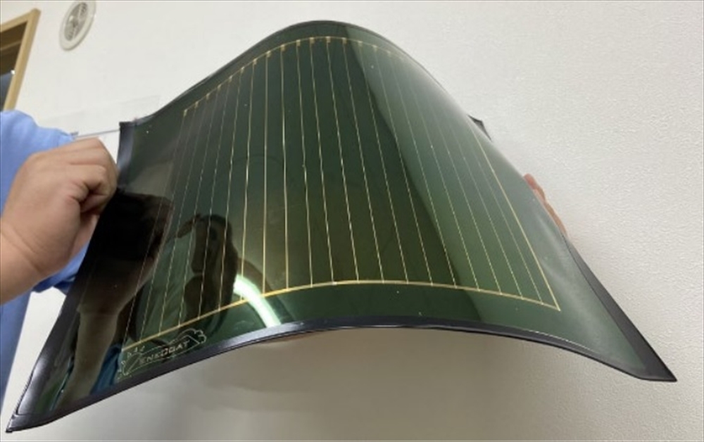 ペロブスカイト太陽電池の多用途にらみ共同研究加速　エネコートテクノロジーズ_エネコートテクノロジーズが開発したペロブスカイト太陽電池
