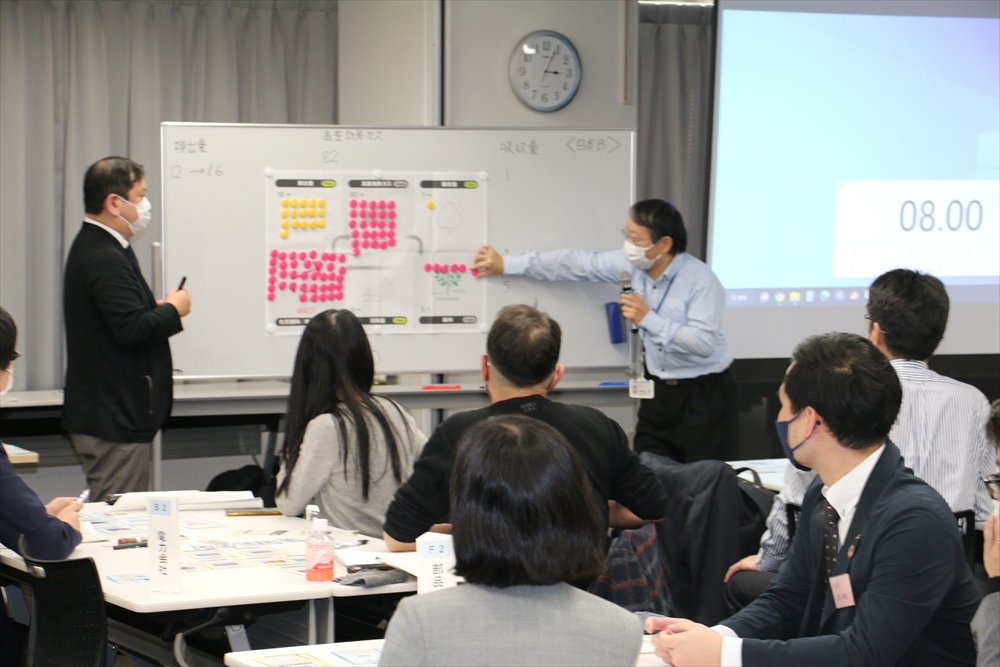 「連携」で進める地域脱炭素　環境省近畿地方環境事務所　自治体、企業、市民に向け　関西圏の脱炭素を全方向から伴走支援_近畿CN支援ネットワーキングの様子