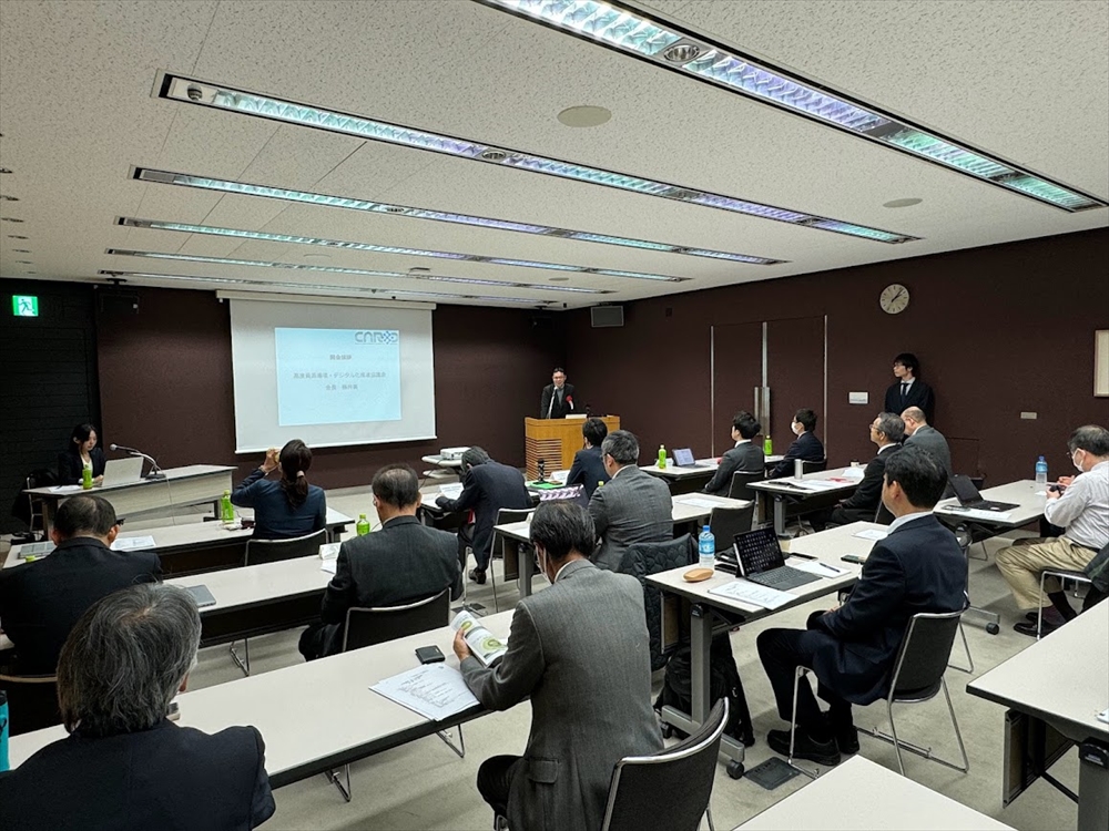 来年度の事業計画などを承認した