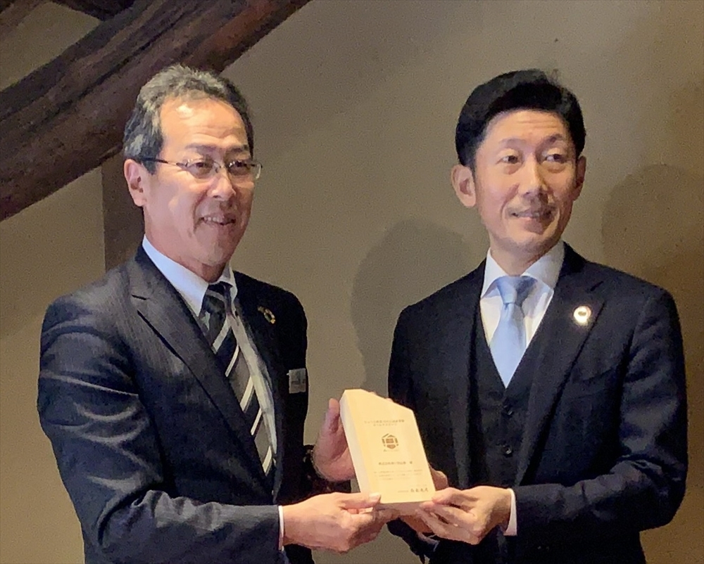 原田部長（右）と安福社長