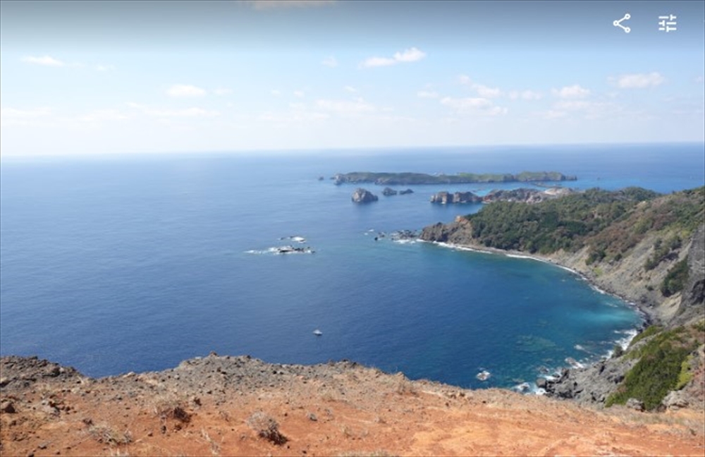 小笠原の海の色は「ポニンブルー」と呼ばれる