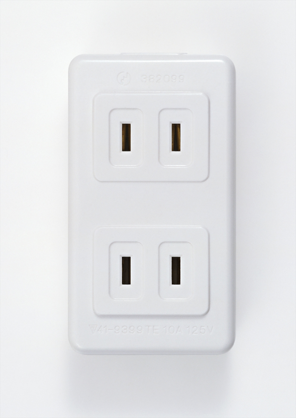IMAGE_これは電源コンセントの写真です。一般的に電気機器を接続するために使用されます。