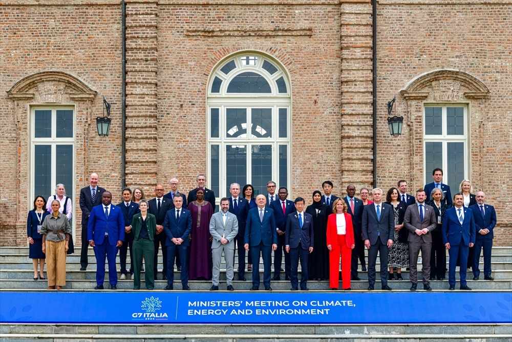 出席した各国閣僚らの集合写真（提供・イタリア政府）