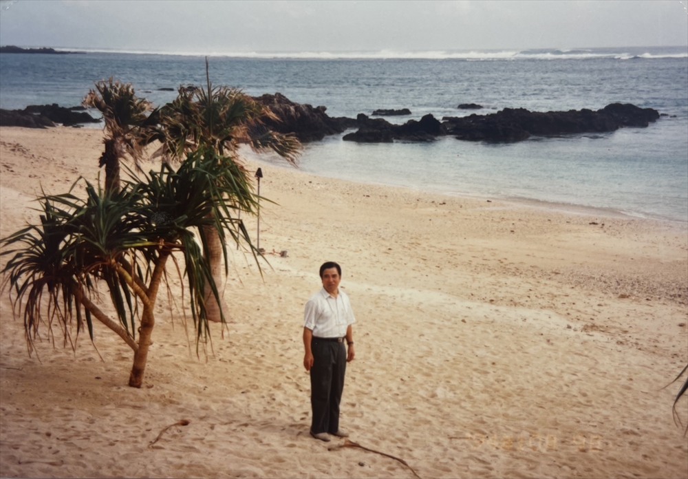 産廃と私～弁護士50余年の歩み～（10）　弁護士　芝田 稔秋　第２期：1970年代（昭和45年以降）（6）　東京弁護士会の廃棄物の海洋投棄現場の視察_奄美・笠利の浜辺にて
