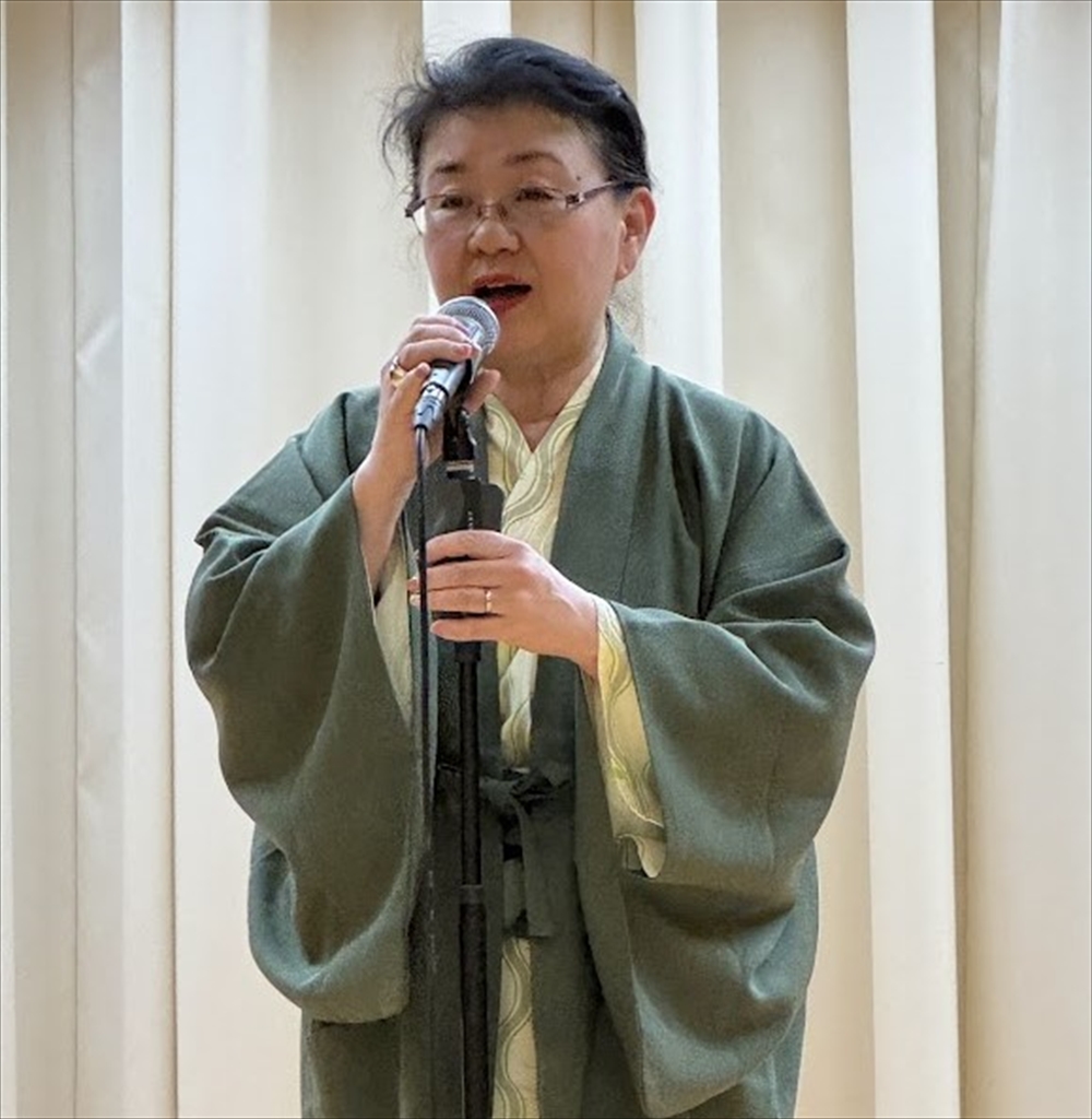 多様な人材が働きやすい職場づくりなど学ぶ 全産連女性部協議会が山形で実践研修会 ほほえみの宿 滝の湯、クリーンシステム、大風印刷を訪問_あいさつする二木玲子会長