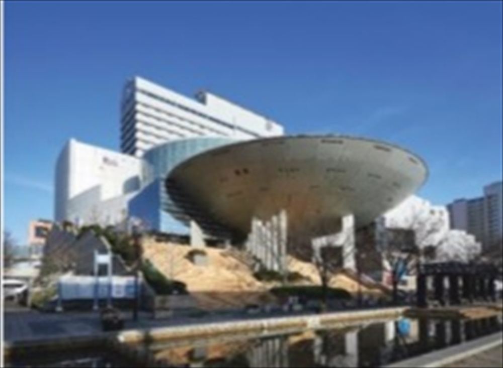 神戸ファッションプラザ