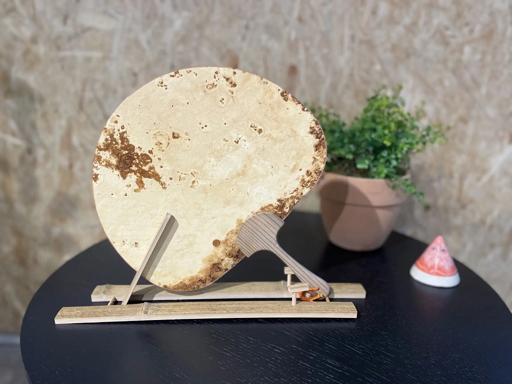 ムシュコと京都市の伝統的工芸品「京うちわ」とのコラボ商品『京うちわ-茸和(Kinowa)-』を開発_　きのこ革の京うちわを開発　サステナブル新素材で伝統工芸　ムシュコ　
