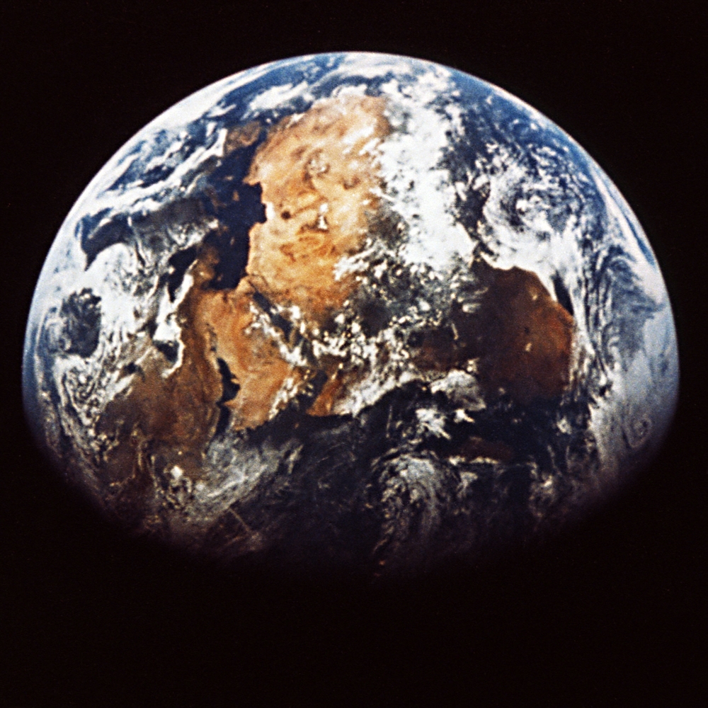 IMAGE_これは地球の写真です。特に、宇宙から見た地球の姿を捉えたものと思われます。宇宙探査や地球観測に関連する画像です。