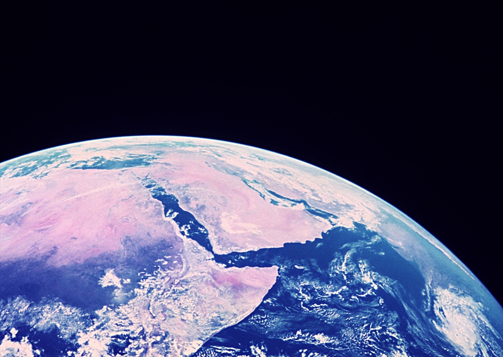 IMAGE_これは地球の写真です。宇宙から見た地球の一部を捉えたもので、海や大陸が見えています。