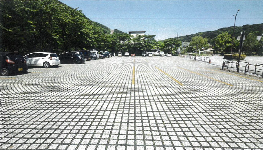 林物産「ミズミズブロック」 冠水被害と熱中症を防ぐ駐車場と道路の緑化路盤 全国に販売店を募集_駐車場の設置例