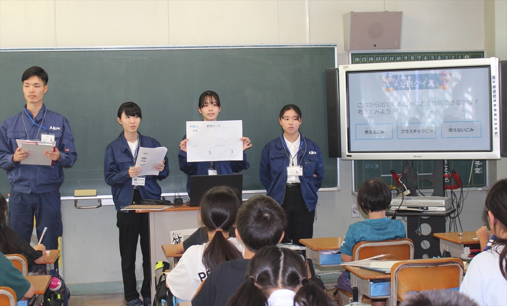 新入社員４人が講師を務めた