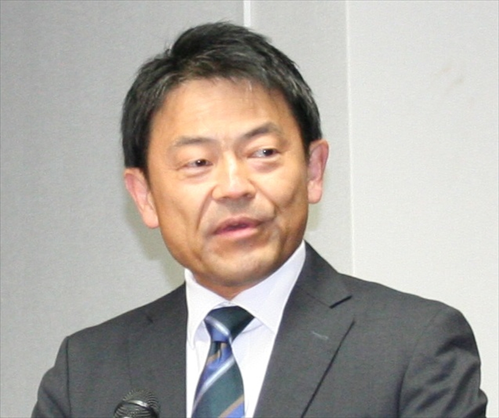 横浜市 北部第二水再生センター 40周年記念式典を開催_記念のあいさつをする遠藤下水道河川局長