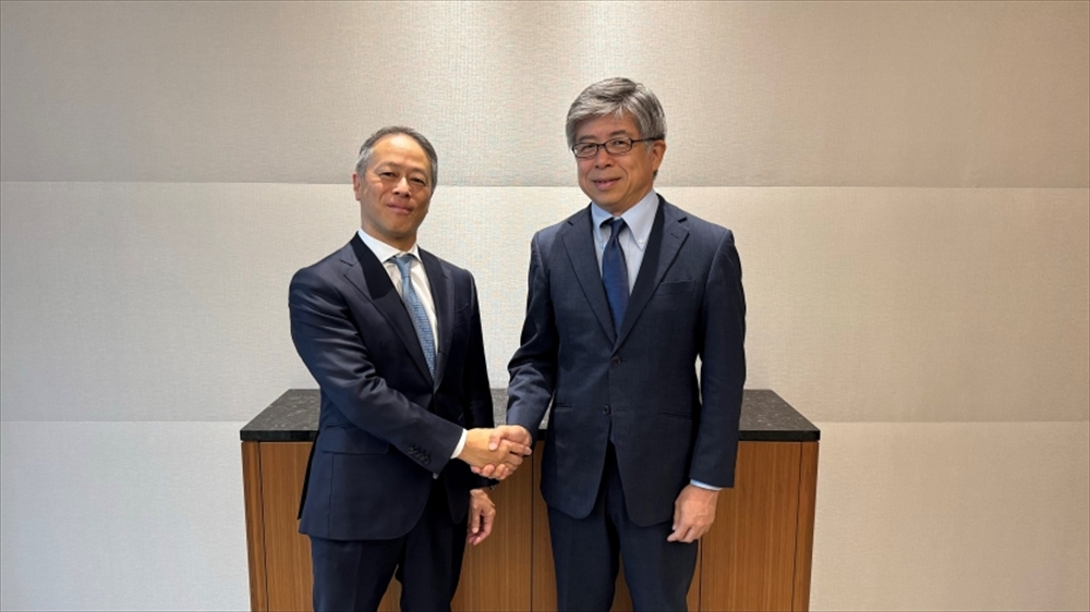 丸紅執行役員エネルギー本部長・山﨑雅弘氏（左）と大阪ガス執行役員事業創造本部長・夏秋英治氏