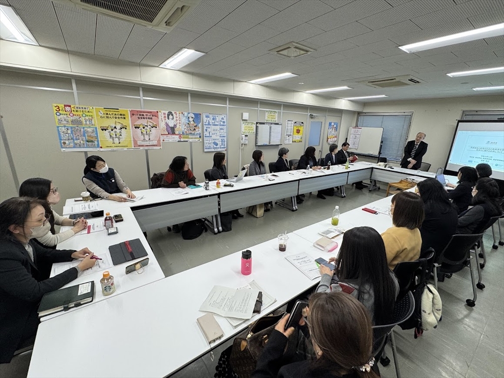 会場、オンライン併せて70人を超える参加があった