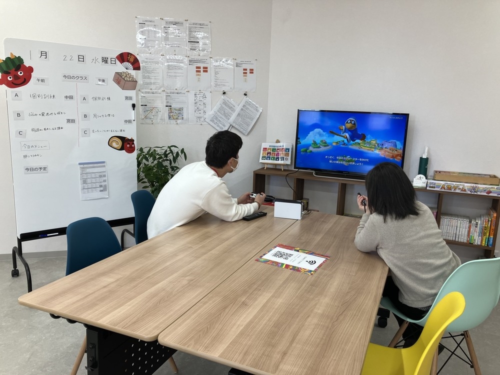 緑あふれるクリーンな日常を世界に ~加山興業の活動~(2) 社会的な自立を支援する「ディーエンカレッジ」 関係各所への訪問や郵送、SNS等活用し広く周知活動展開_クラスを始める前のアイスブレイクでコミュニケーションを図る