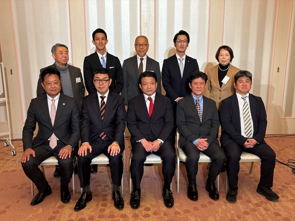 環境経営の実践者を表彰 環境文明21 24年度「環境力」大賞 顕彰式・発表会を開催_経営者「環境力」大賞の受賞者ら