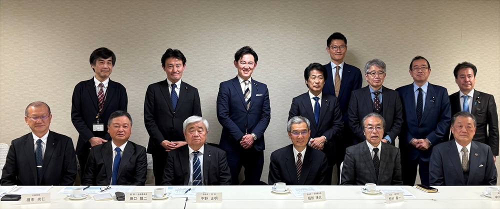 勉強会に参加したＦＪＳＳ幹部と自民党有志議員