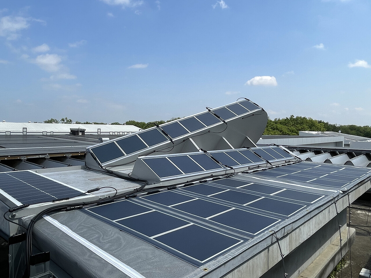 大林組技術研究所屋上に設置されたペロブスカイト太陽電池