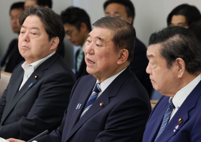 取りまとめを行う石破首相（官邸ＨＰより）