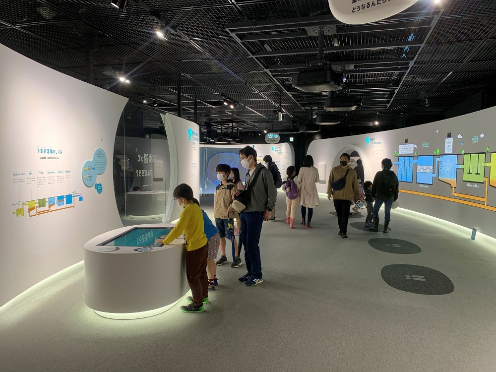 下水道展'25大阪〈下水道の情報基地〉 未来につながる「下水道科学館」 市民から技術者、海外に向け情報発信_4階展示場の様子