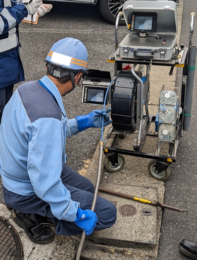 写真２　ＴＶカメラによる損傷状況調査