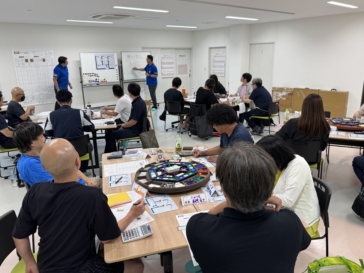 全員経営目指しＭＧ研修を社内初開催　寝屋川興業／エンタープライズ山要　参加者一人ひとりが会社全体を見る目を養う_社員のほか、同業他社なども参加して研修を行った