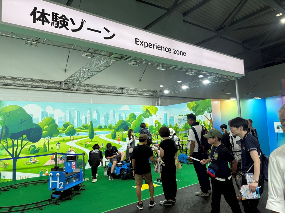 万博で「水素パーク!」開催 水素の魅力を伝えるイベントに4万人_体験コーナーの様子