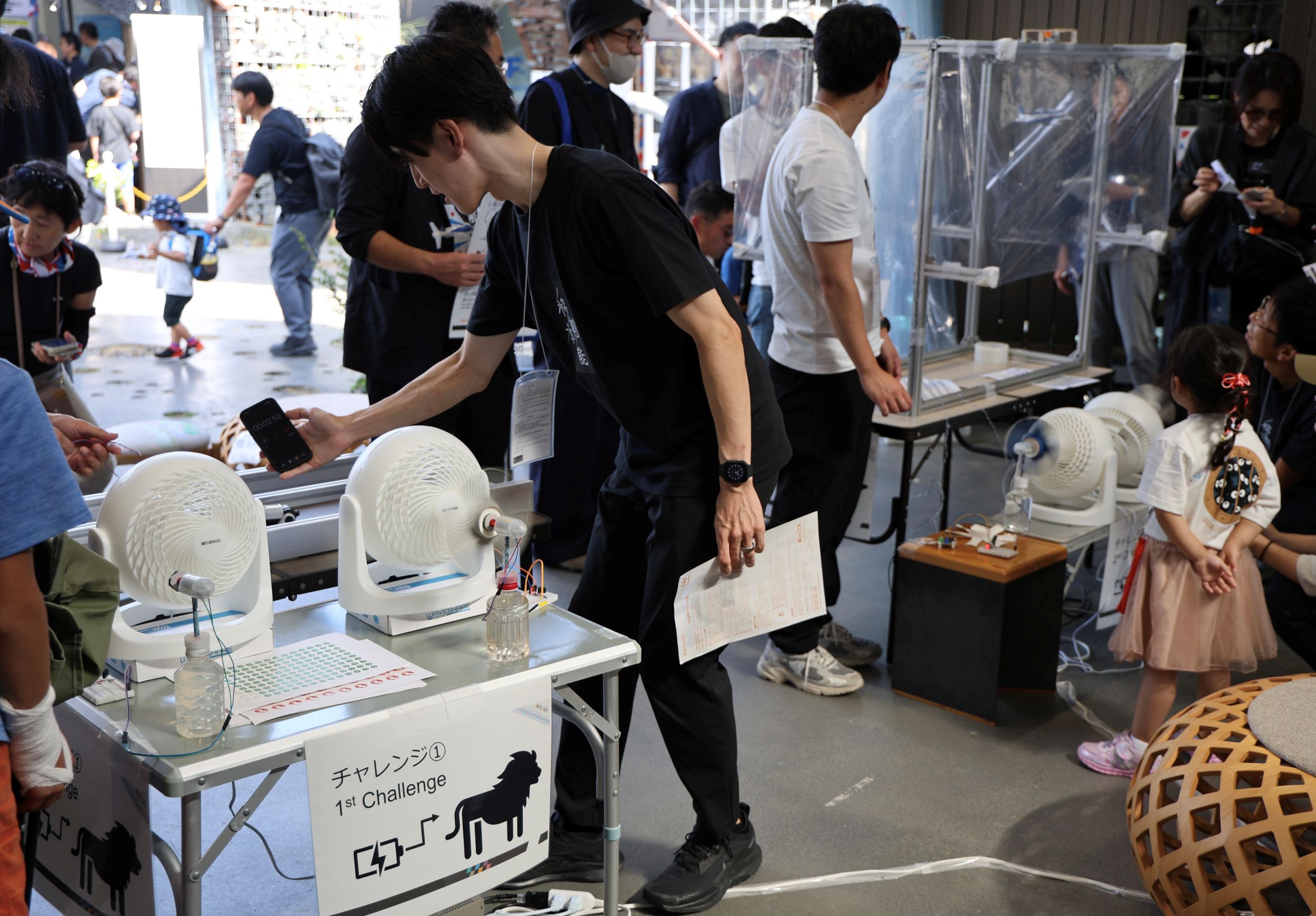 川崎重工業　万博で「風力発電」ワークショップ開催　「電気を作って使う」プロセス体験を_ワークショップの様子