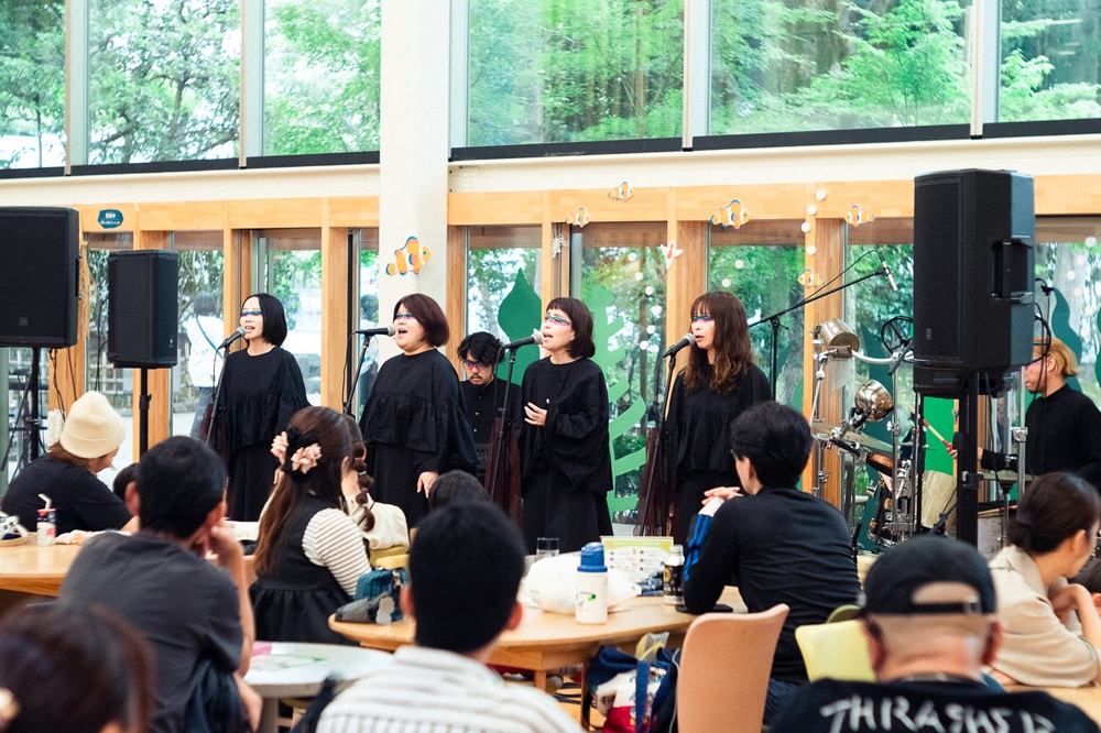 歌う深海合唱団