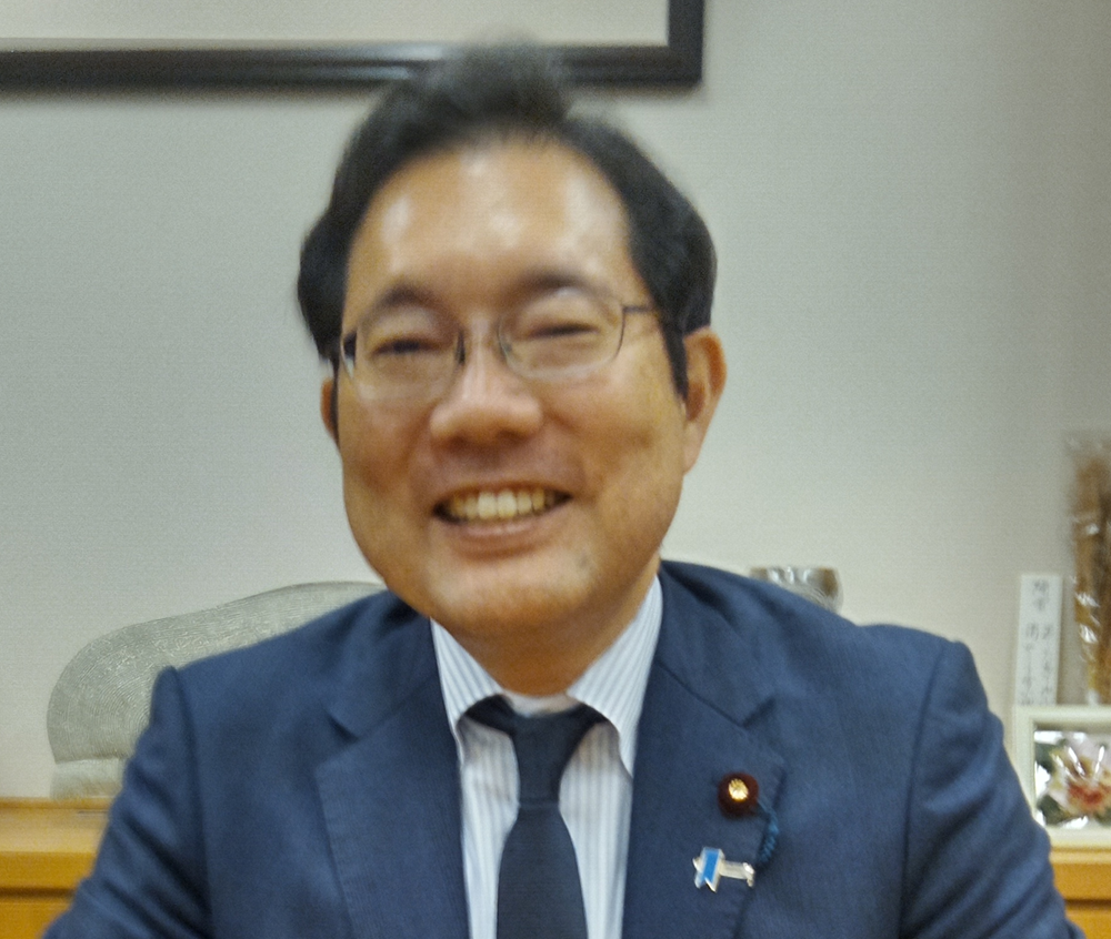 京都にも〝男〟がいた　60・60の猛暑でも西陣ネクタイ_勝目前環境大臣政務官