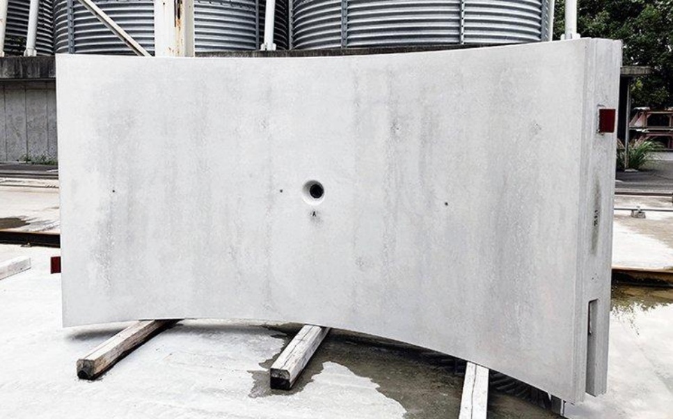 安藤ハザマ　「下水道用低炭素セグメント」実証実験開始　硫酸劣化対策にも効果_下水道用低炭素セグメントの試作品