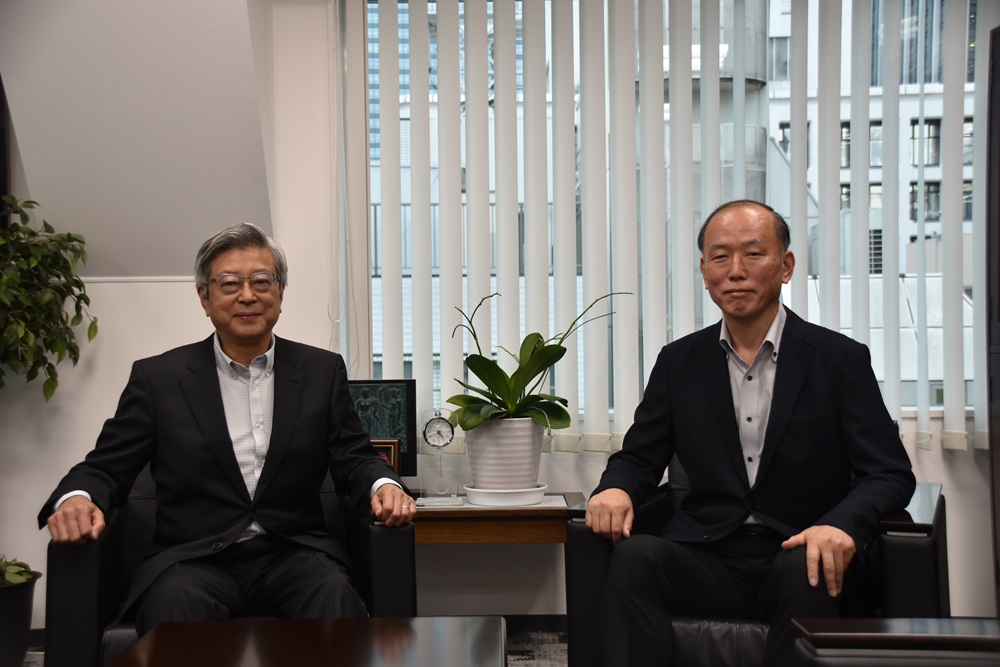 「廃棄物処理×下水道」同級生・トップ対談　資源循環と水循環、そして環境の未来を考える　●出席者 岡久宏史氏（日本下水道協会理事長）／関荘一郎 氏（日本産業廃棄物処理振興センター理事長）_