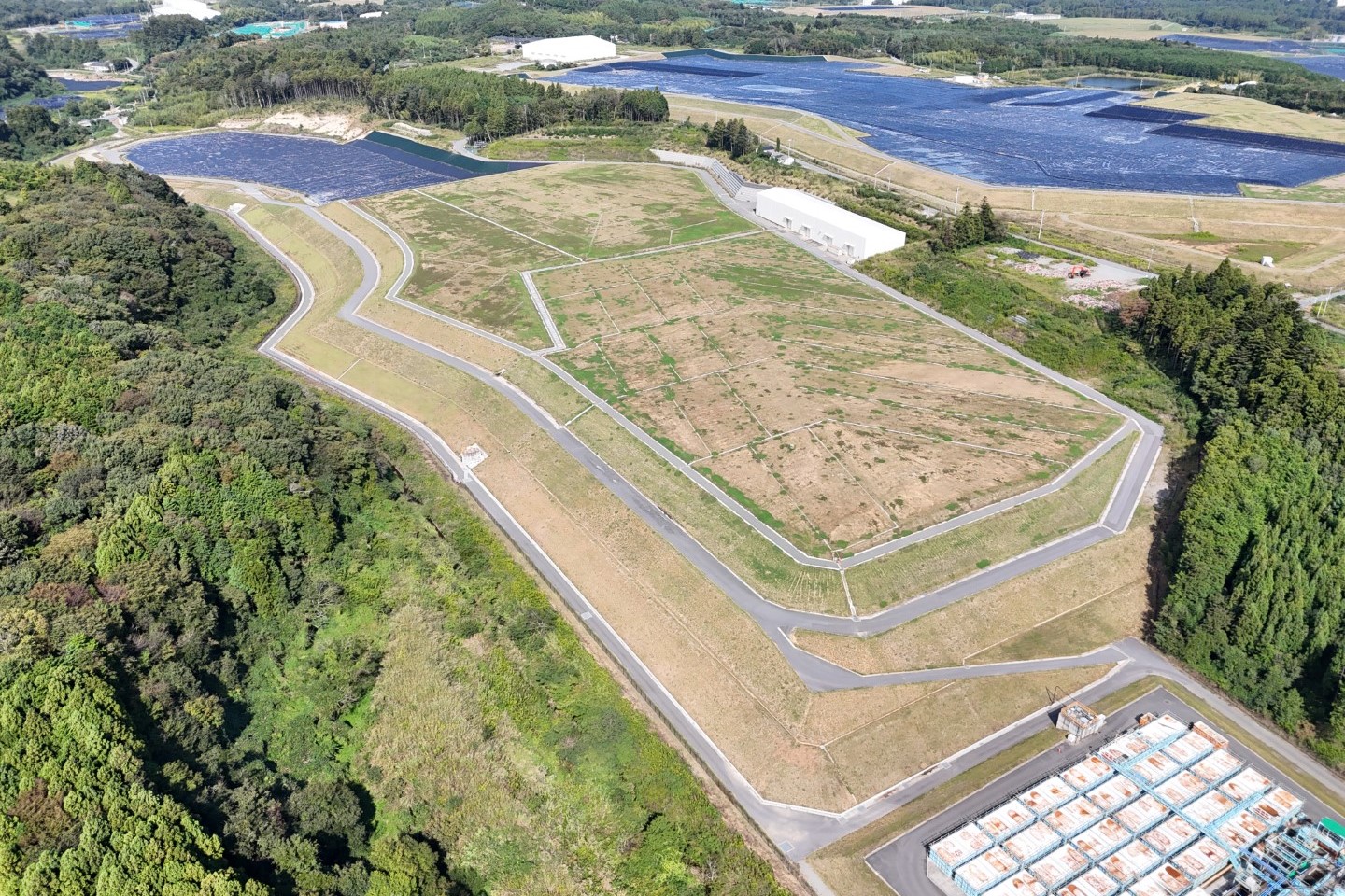 福島復興への展望　除去土壌等の福島県外最終処分へ　政府一体で復興再生利用推進　環境省福島地方環境事務所_中間貯蔵施設がある土壌貯蔵施設（福島県双葉郡大熊町）