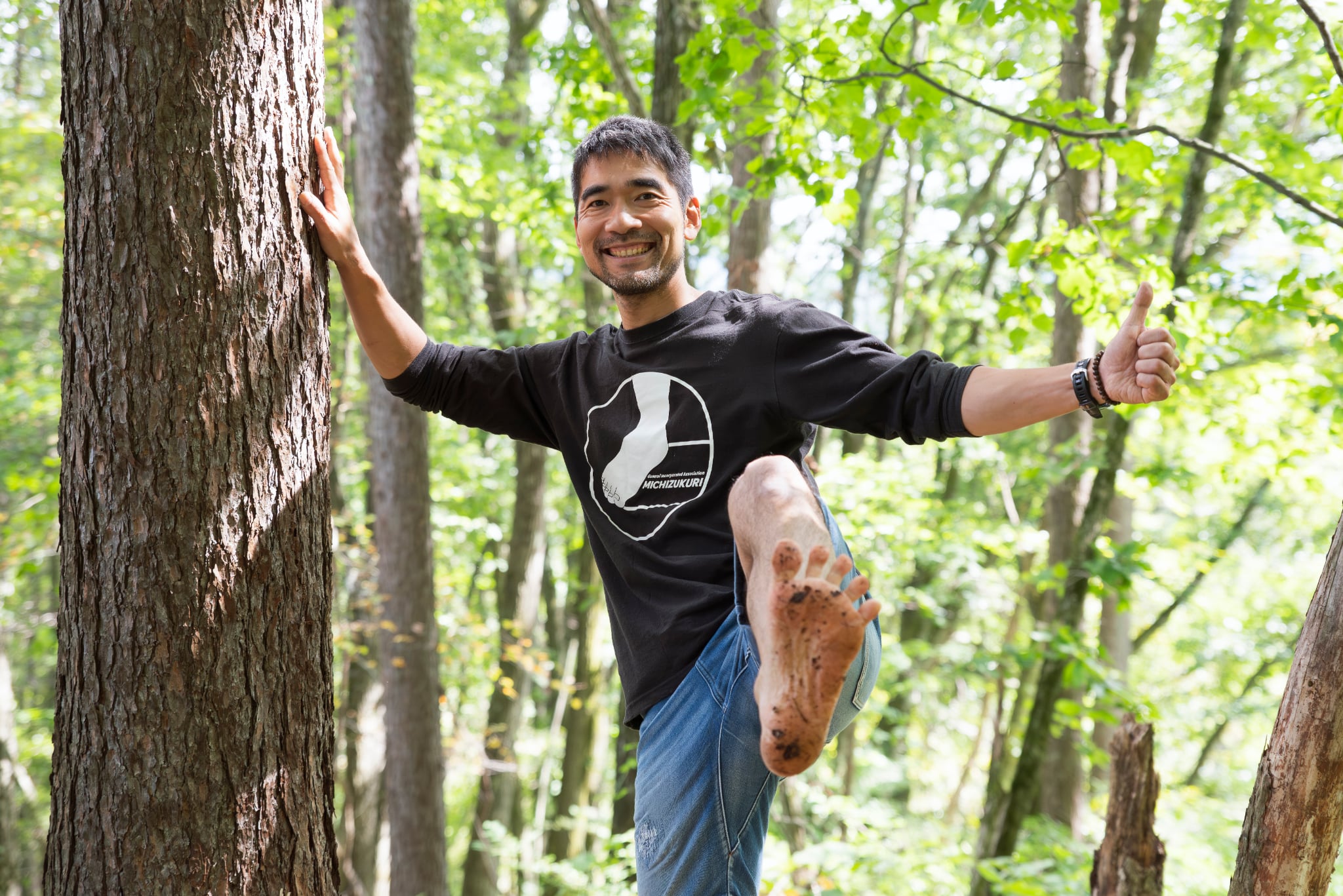 サステナブルな人の探求～武蔵野インタビュー（19）金子潤さん（ミチヅクリ代表）　聞き手 杉山音羽（武蔵野大学ＯＢ）　環境問題を足元から見つめ直す。　はだしで変える環境再生への道_