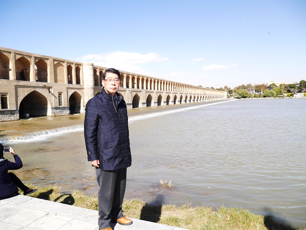 ザー・ヤンデ川に架かるス・オ・セ橋（２０１５年）