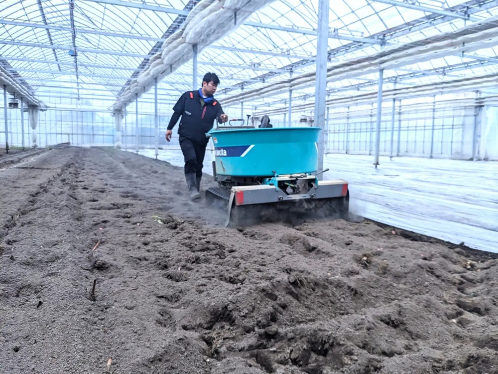 農地施用の様子