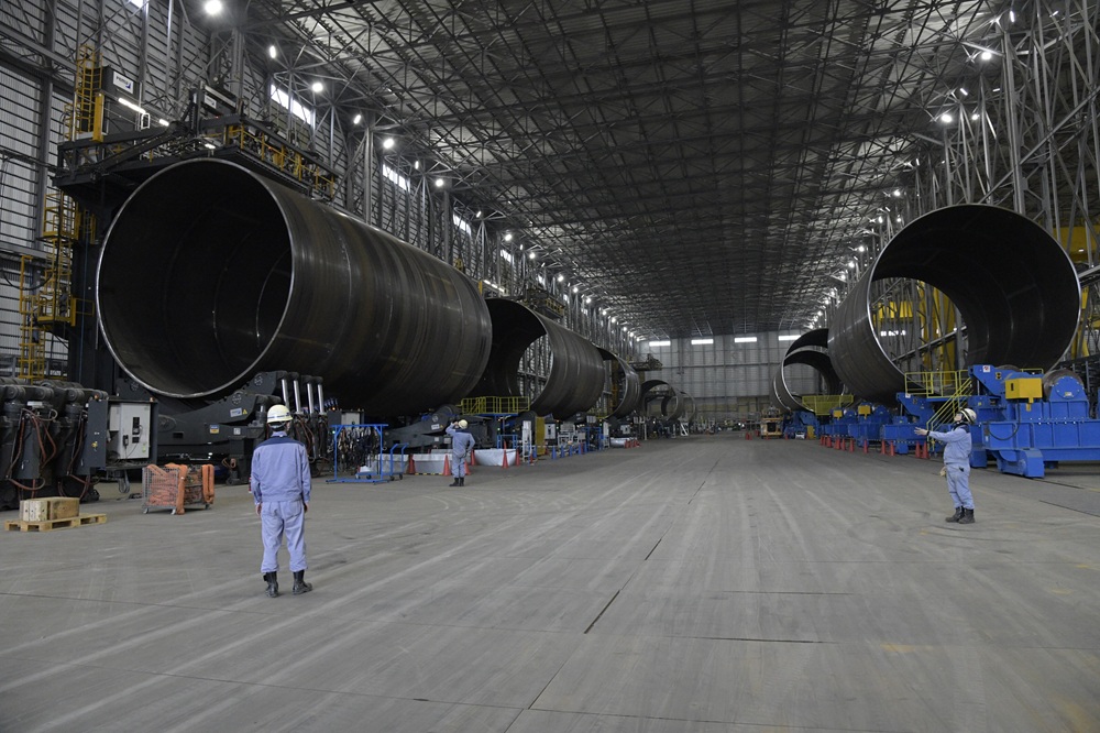 製造中のモノパイル