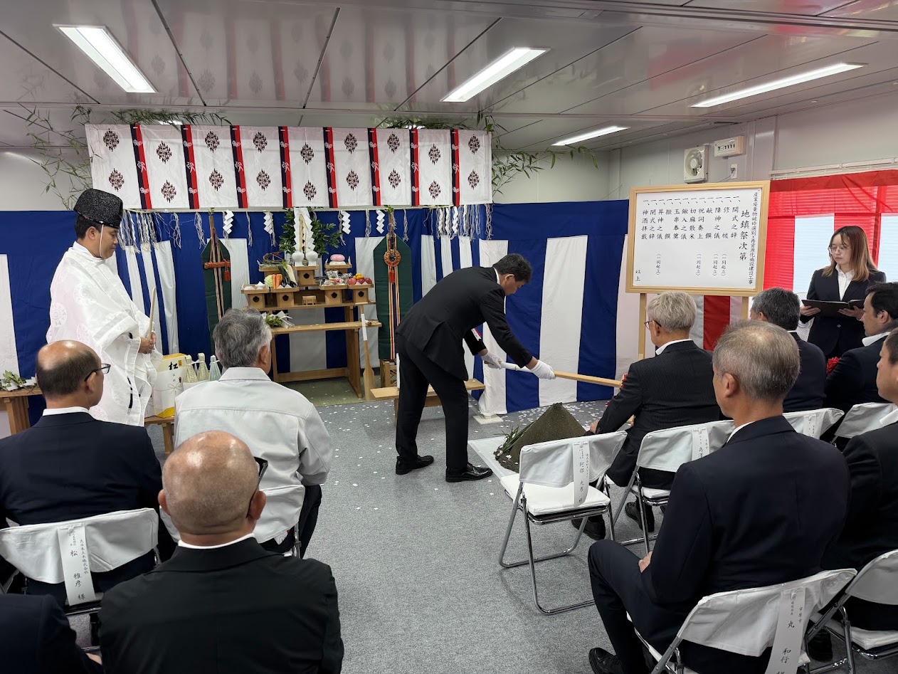 地鎮祭で神事が執り行われた