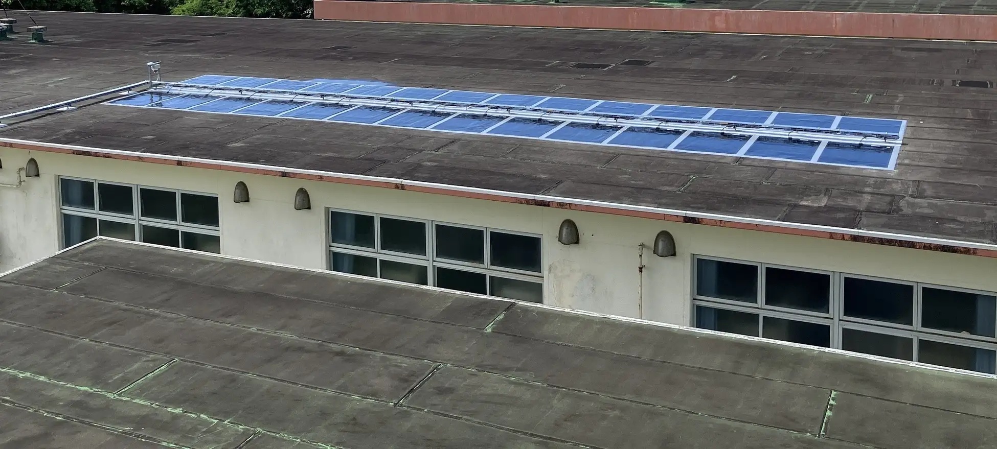 _　海自基地でペロブス電池　実証実験を開始　積水化学　